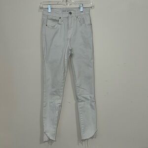 ☀️Sale☀️ Good American white Good Legs Crop jeans size 4/27